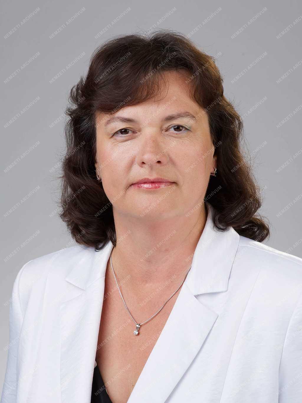 Új kormány - Államtitkárok - Gondos Judit