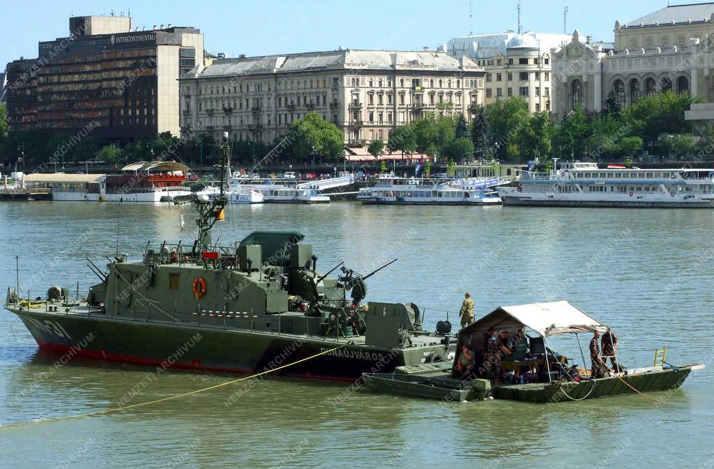 Honvédség - Budapest - Háborús robbanótestet keresnek a Dunában