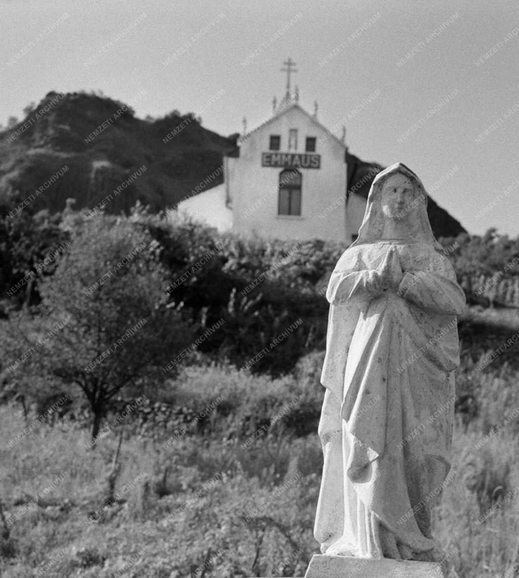 Éedekesség - Egyház - Emmaus-kápolna a Szent György-hegyen