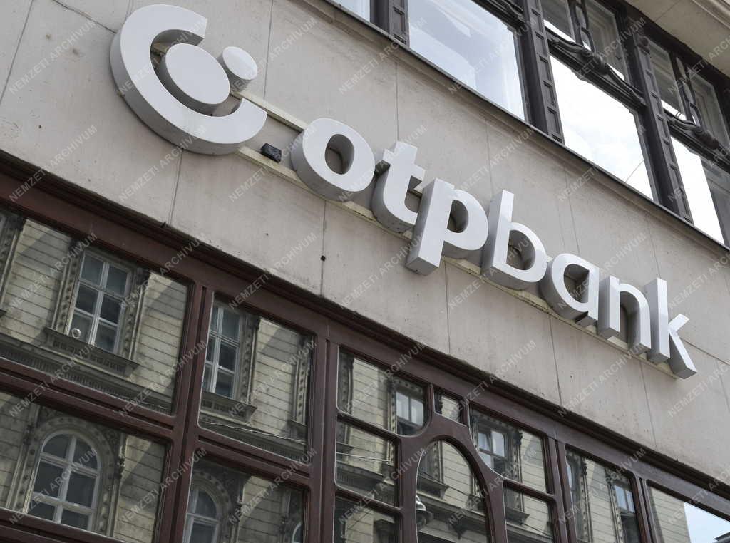 Pénzügy - OTP Bankfiók a fővárosban
