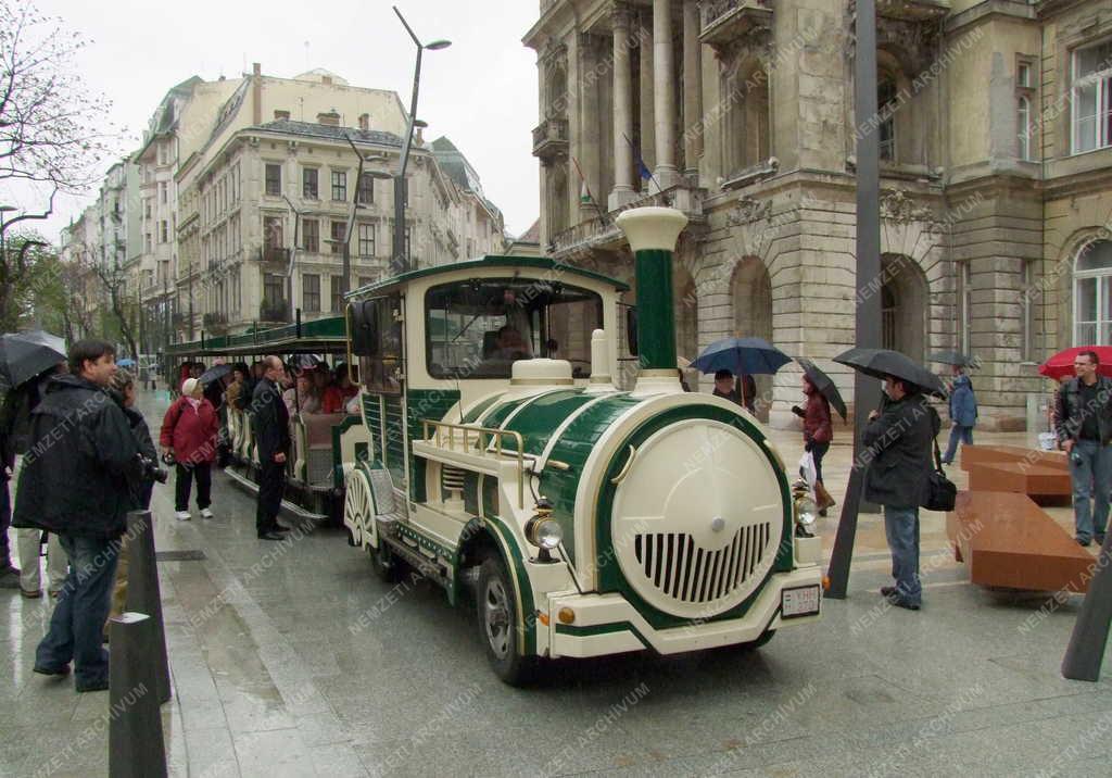 Táj, város - Budapest - Utcakép