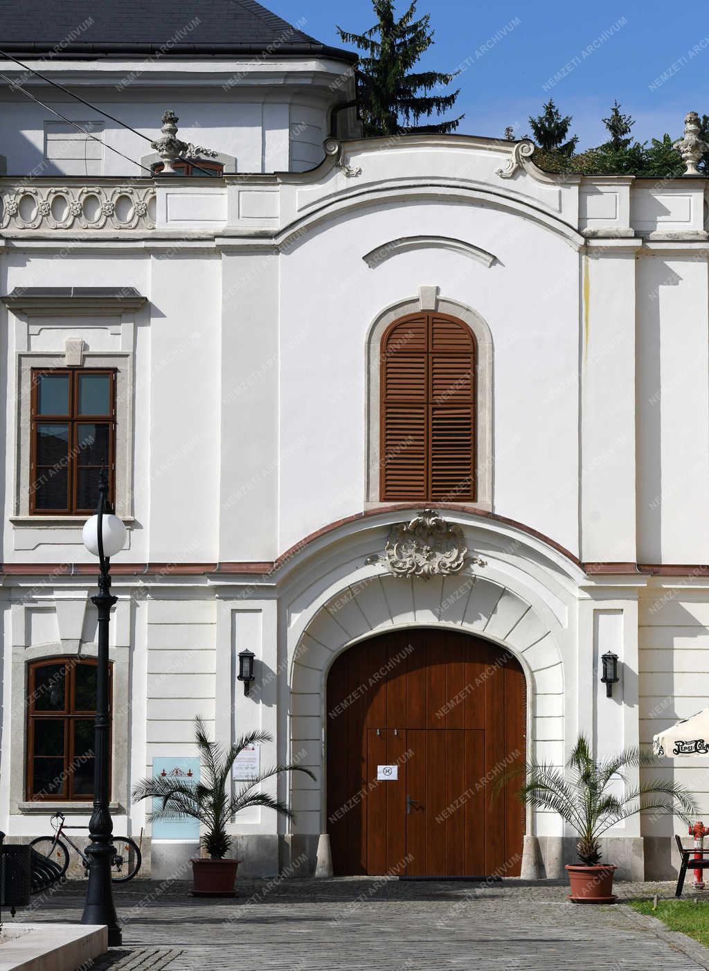 Egyházi épület - Eger - Érseki Palota