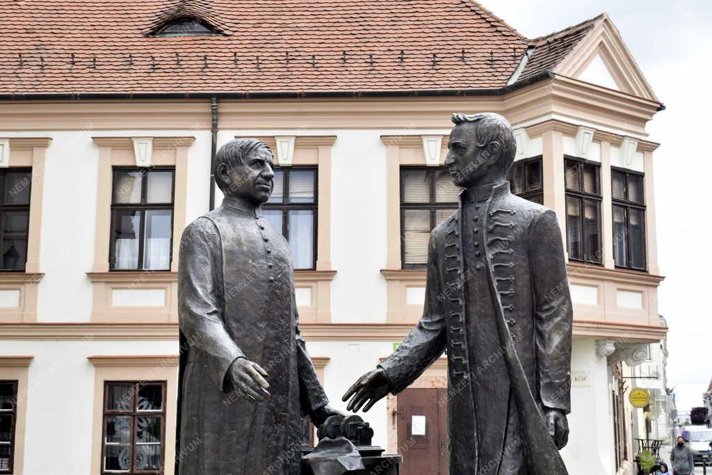 Városkép - Győr - Jedlik Ányos és Czuczor Gergely emlékműve