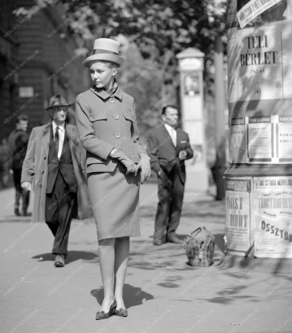 Divat - Tavaszi kosztümök