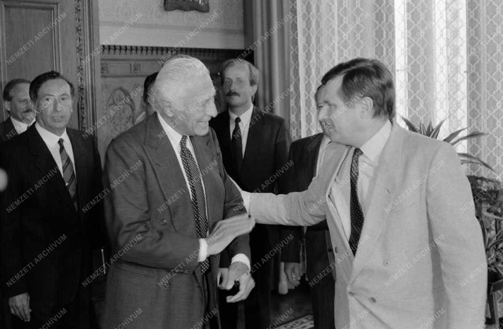 Külgazdaság - A Fiat elnöke Budapesten