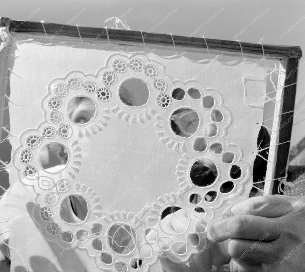 Kultúra - Népművészet - Höveji csipke