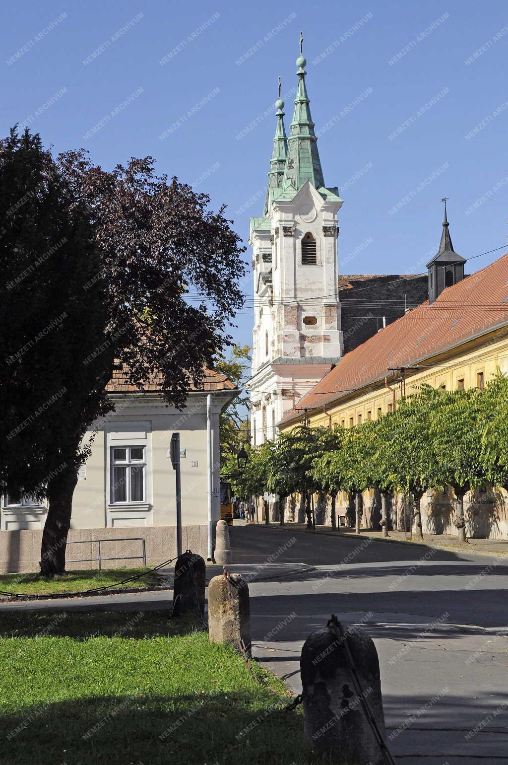 Városkép - Vác - Piarista templom 