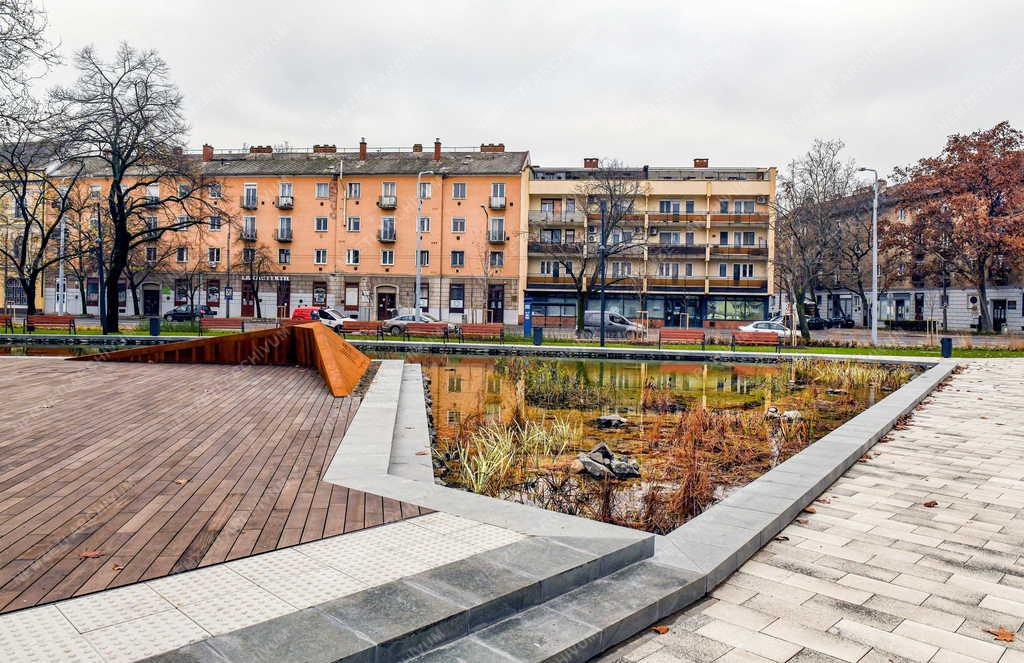 Városképek - Debrecen - Megújult a Petőfi tér