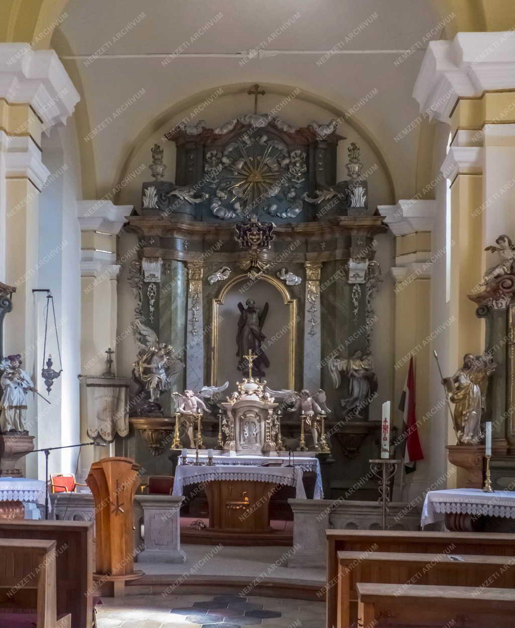 Egyházi épület - Verőce - A Szent András  katolikus templom