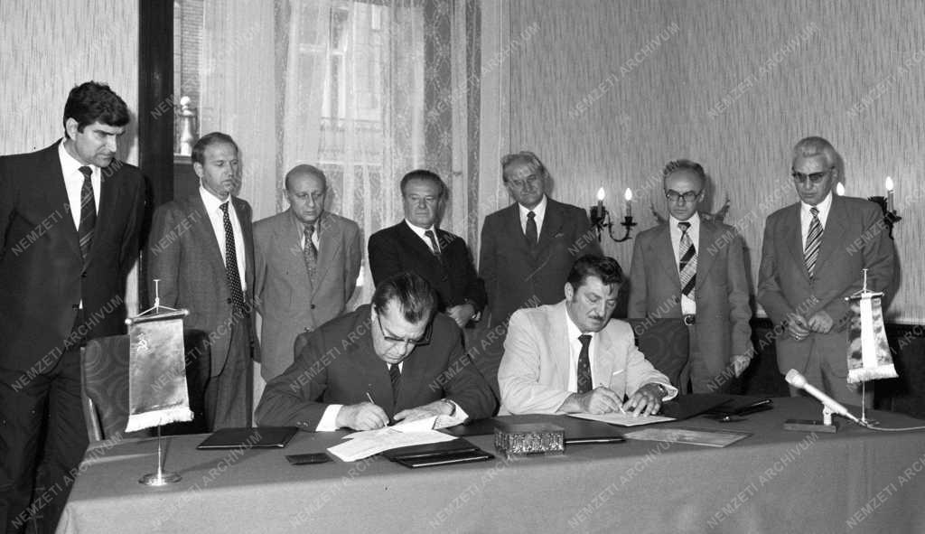 Külpolitika - BNV - Magyar-szovjet kereskedelmi szerződés