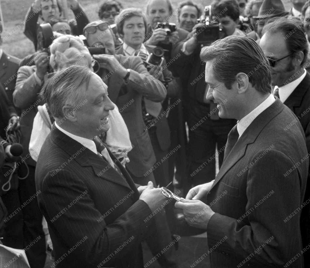 Közlekedés - Közúti határátkelőhely nyílt Bucsun 