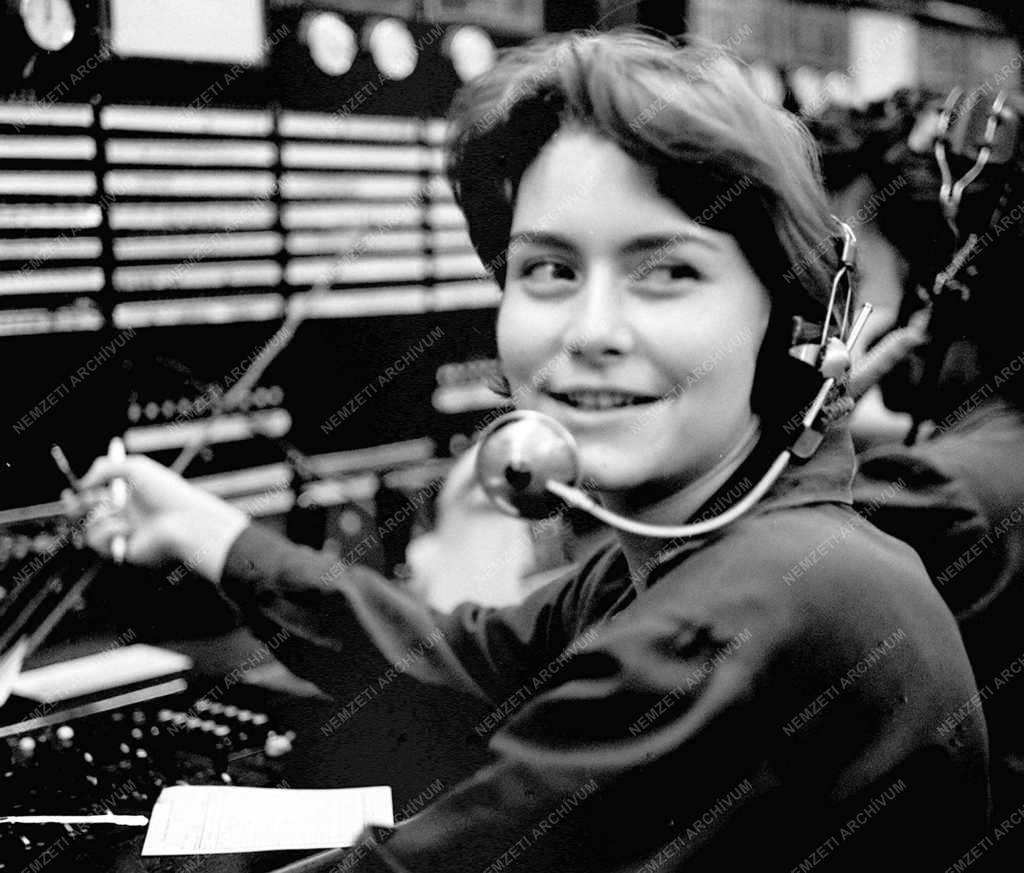 A szerző válogatása - Több külföldi telefonhívás