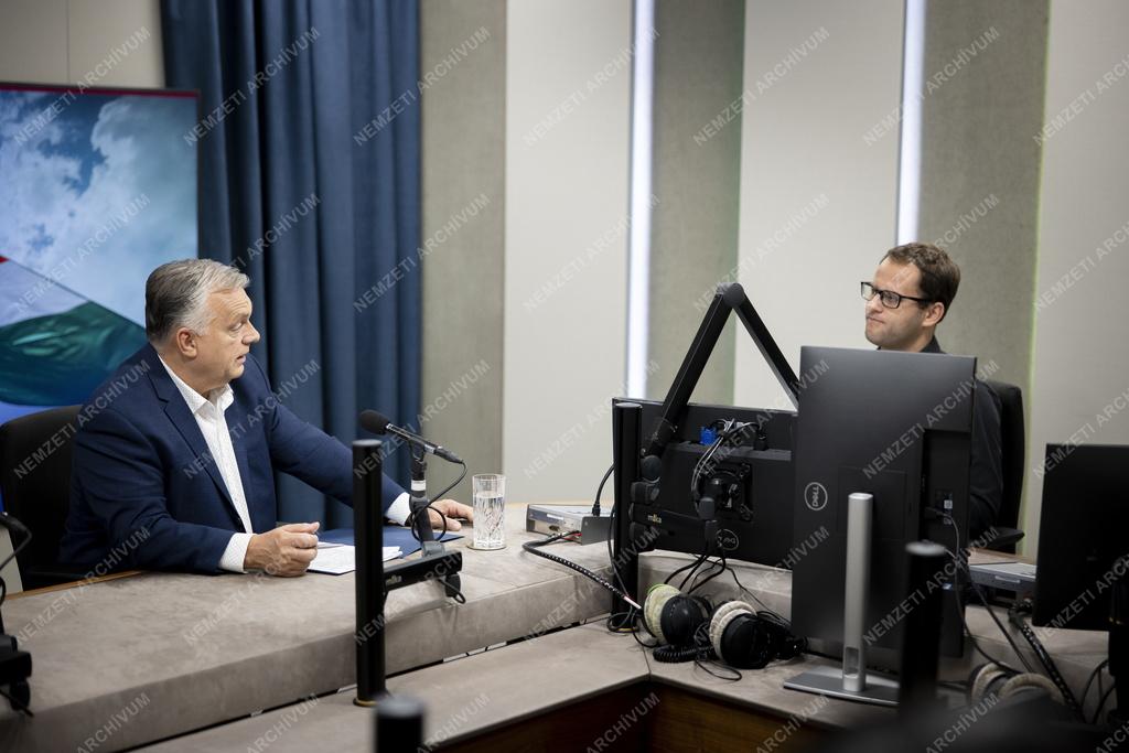 Miniszterelnöki interjú a Kossuth rádióban