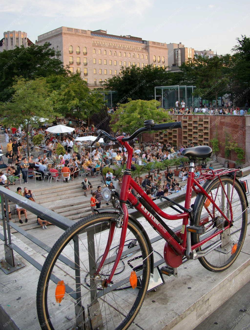 Budapest - Erzsébet tér - Gödör Klub