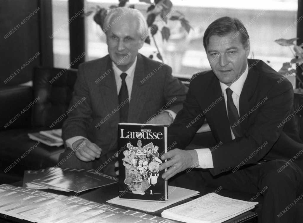 Könyvkiadás - Larousse Kiadó könyvei magyarul