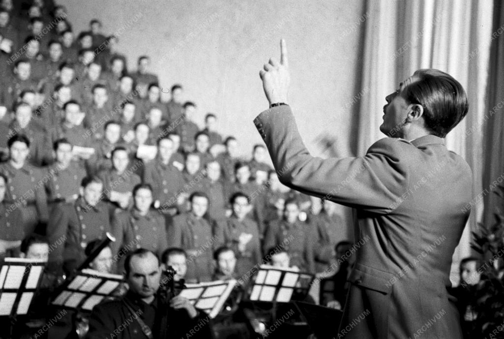 Emlékünnep – Lenin halálának évfordulója