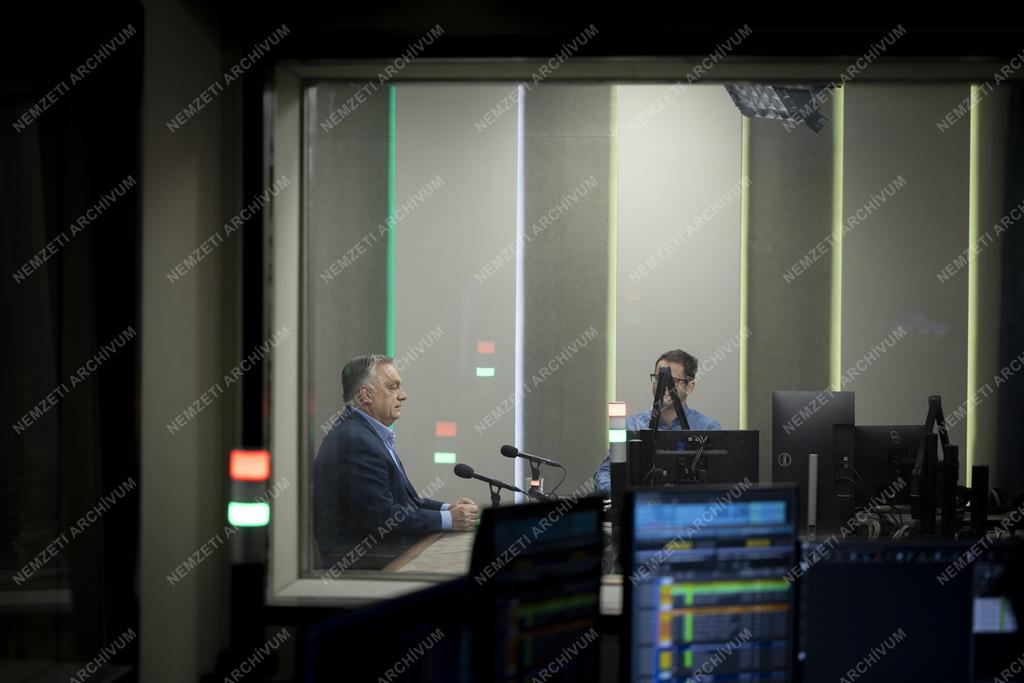 Miniszterelnöki interjú a Kossuth rádióban