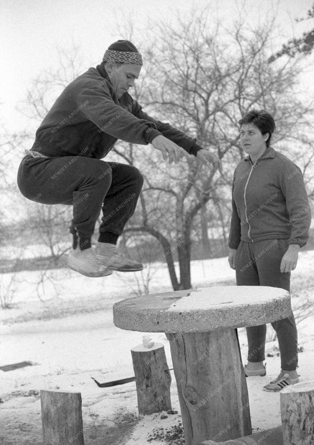 Sport - Atlétika - Alapozó edzés a tatai edzőtáborban