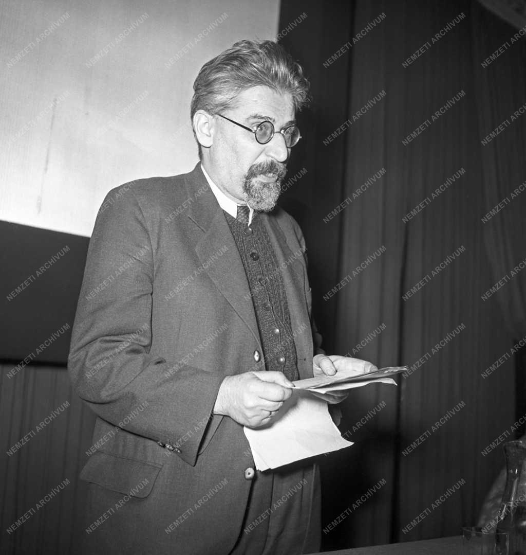 Kultúra - Könyvkiállítás a Szovjet Könyv Házában