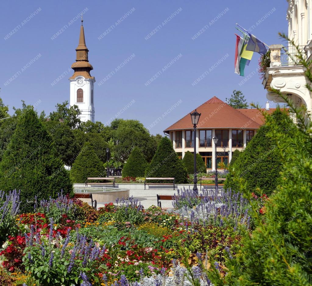 Városkép - Vésztő - A  város virágos fötere