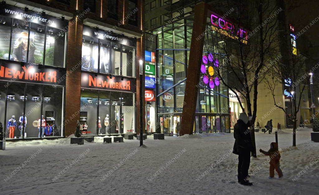 Kereskedelem - A Corvin bevásárlóközpont
