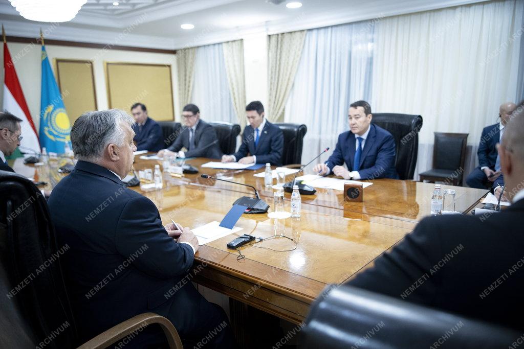 Orbán Viktor Kazahsztánban 