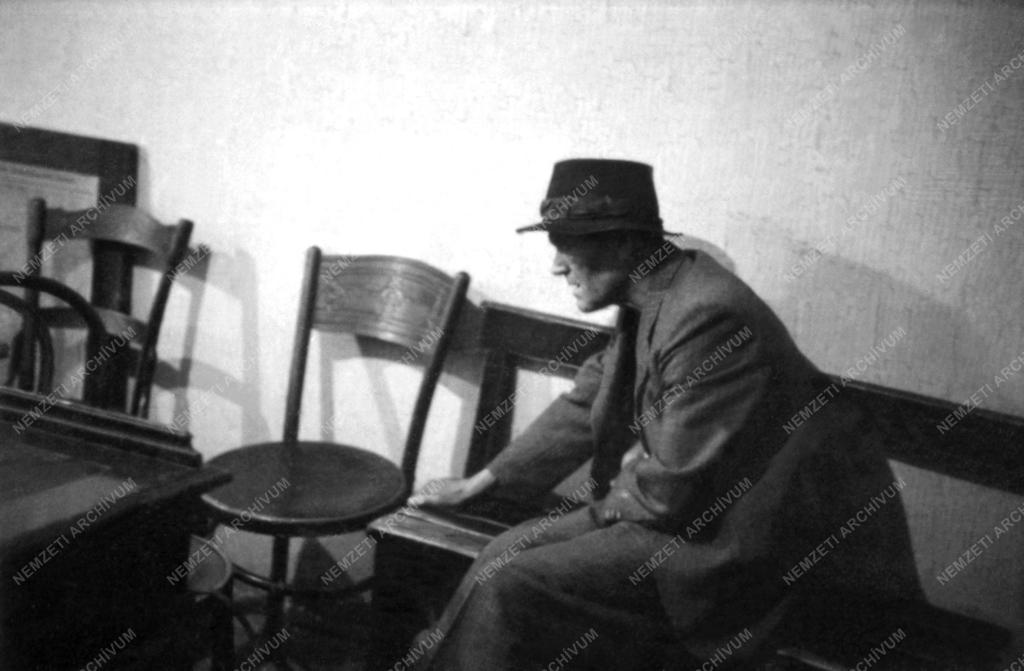 Bűnügy - Rablás - Útonálló őrizetben