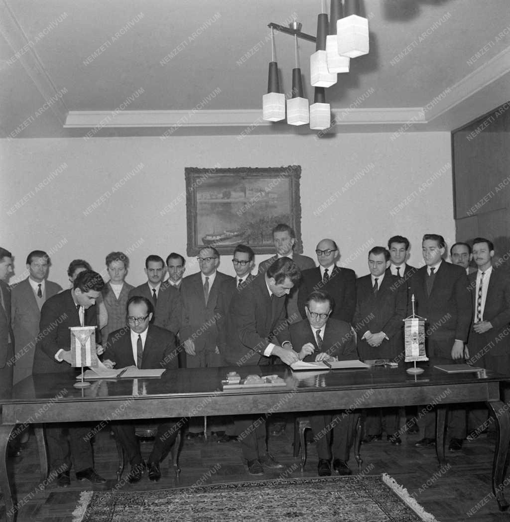 Külkapcsolat - Aláírták a magyar-kubai árucsereforgalom jegyzőkönyvét