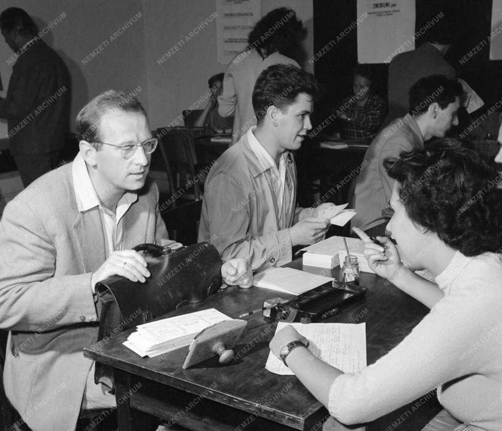 Szabadidő - Oktatás - Beiratkozás a TIT Szabadegyetemre