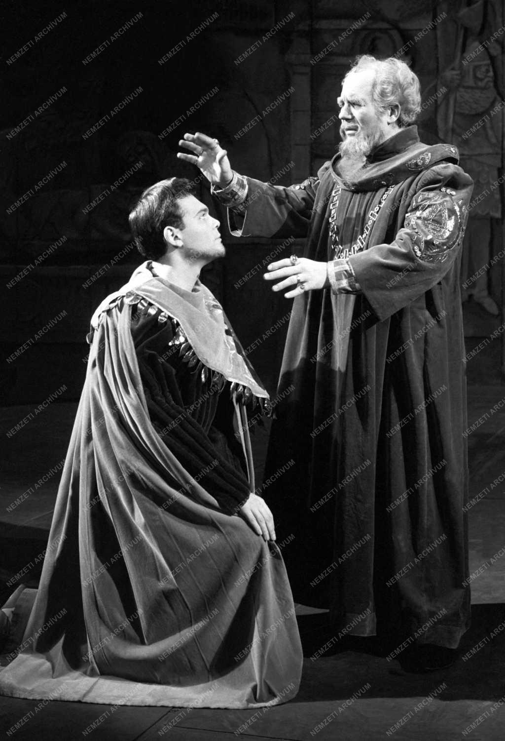 Színház - Hamlet a Madách Színházban