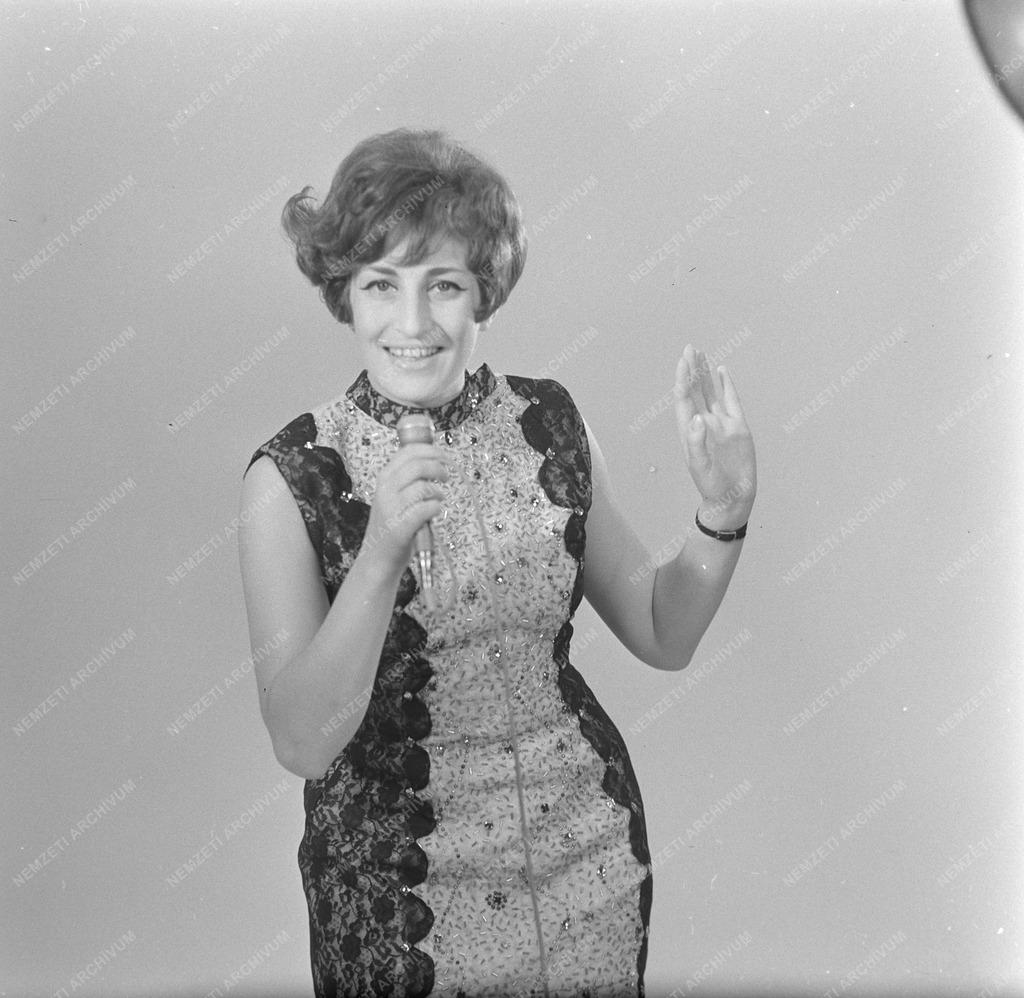 Személy - Tárkányi Tamara