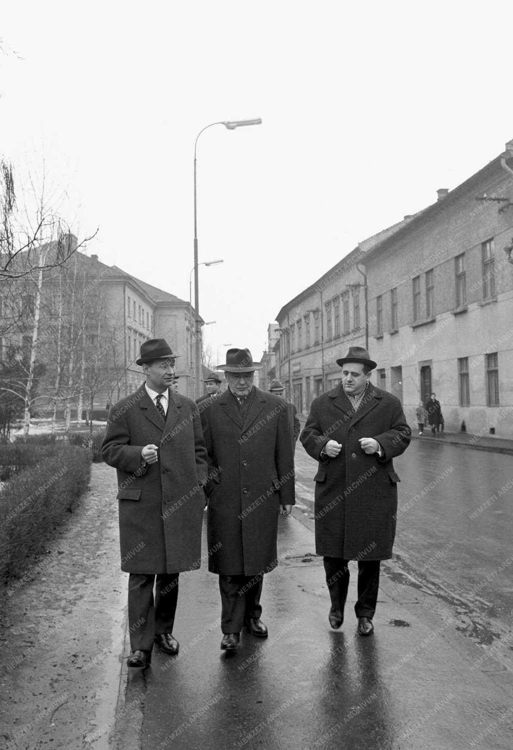 Külpolitika - Kádár János Csehszlovákiában 