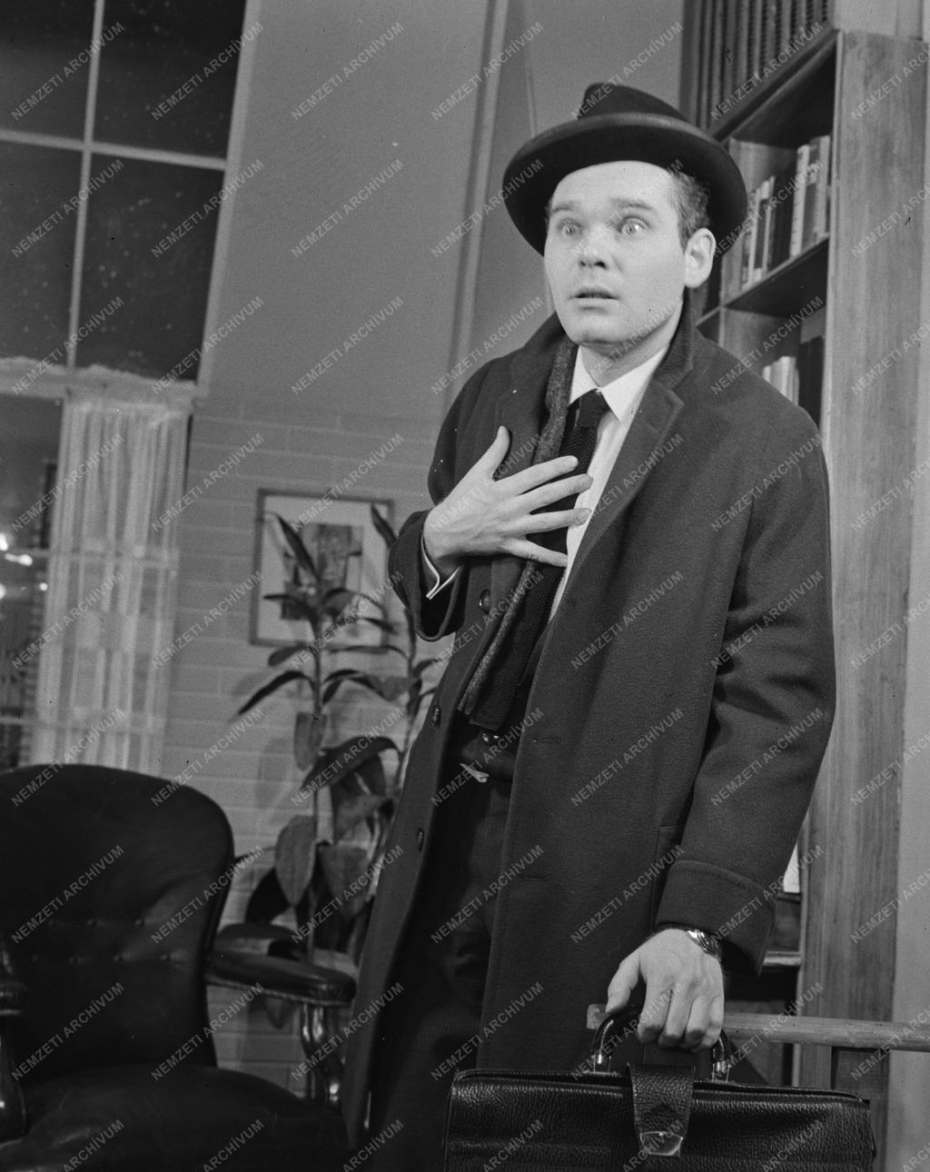 Kultúra - Madách Kamaraszínház - Neil Simon: Mezítláb a parkban