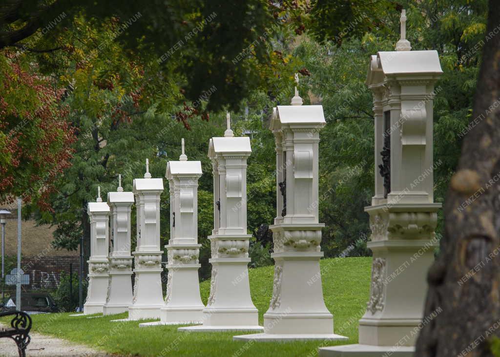 Emlékmű - Budapest - A keresztút stációi a Golgota téren