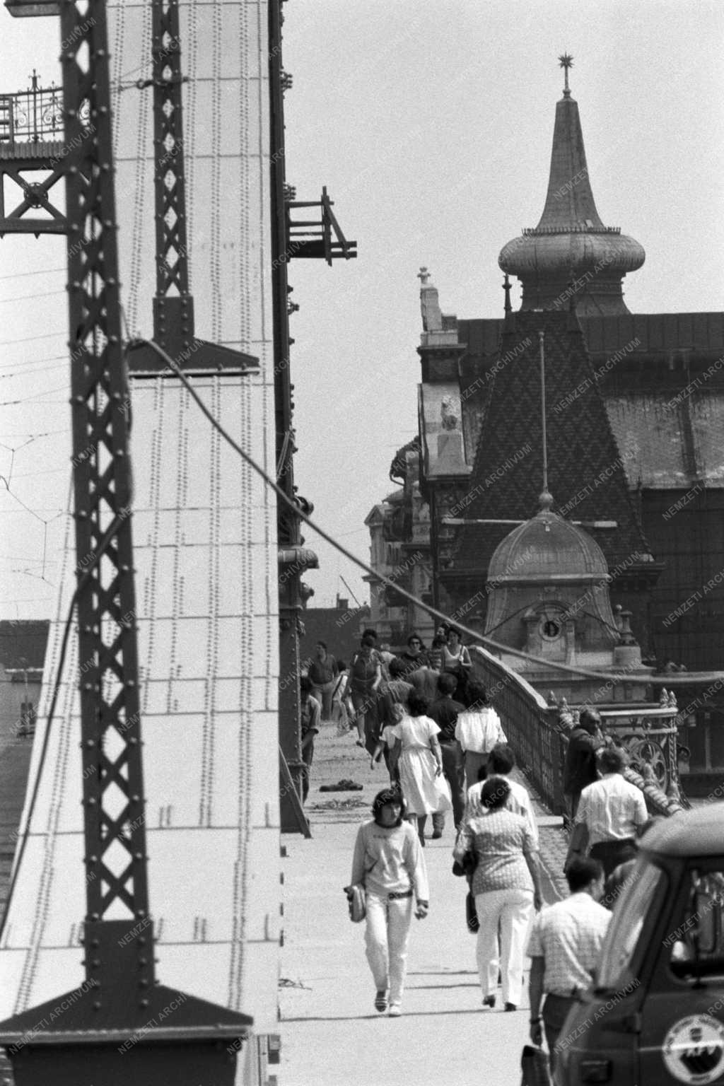 Közlekedés - Felújítják a Szabadság hídat