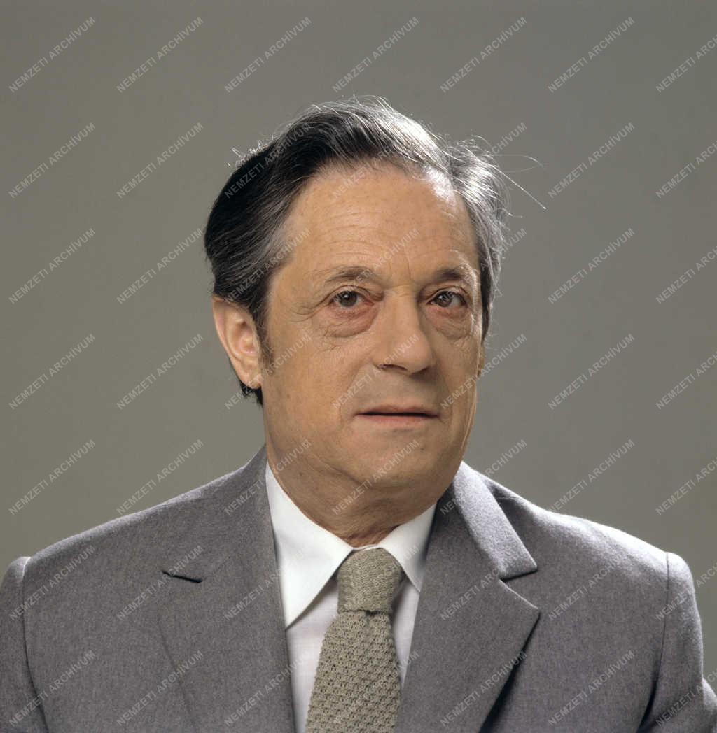 Kultúra - Oktatás - Fischer Sándor nyelvész, beszéd-, ének- és retorikatanár