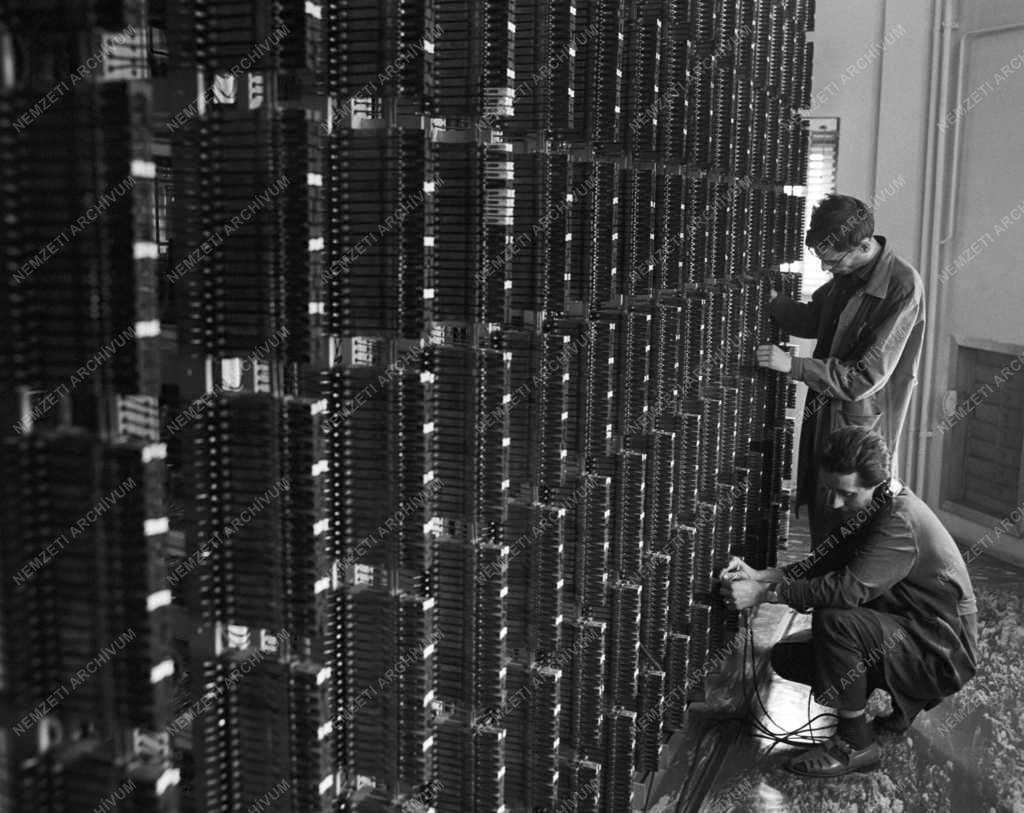 Ipar - Technika - Új telefonközpont Zuglóban