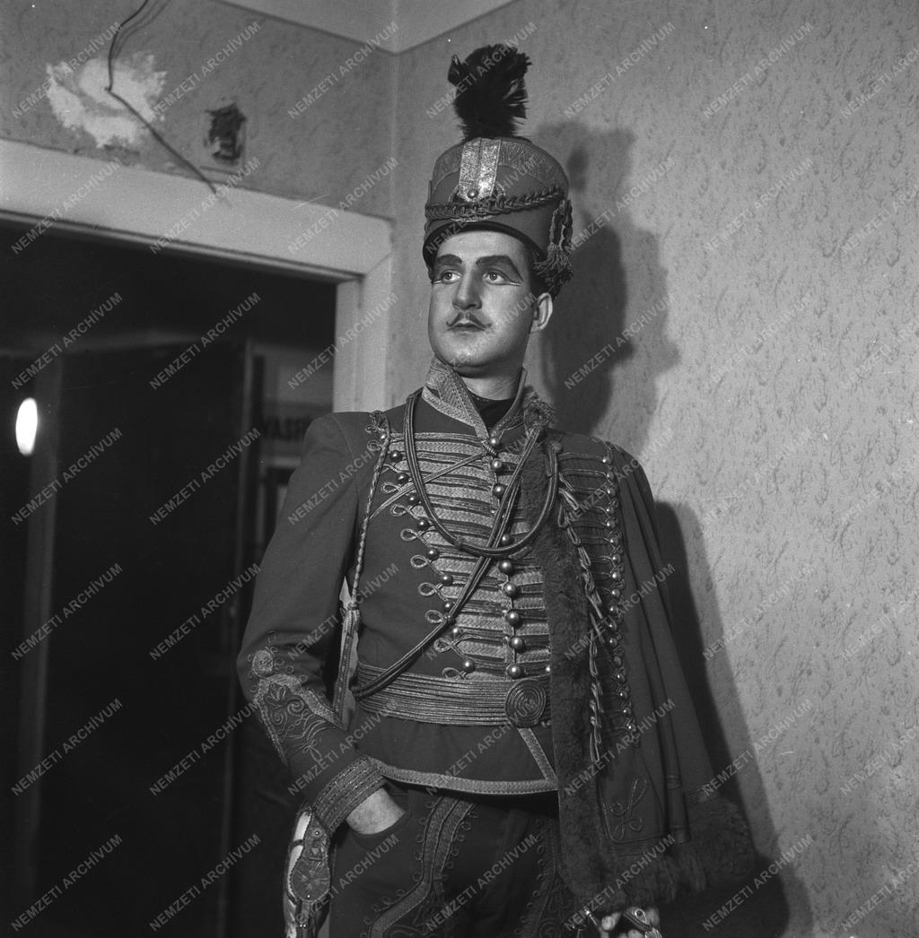 Kultúra - A Magyar Állami Operaház társulata bemutatja Johann Strauss: Cigánybáró című daljátékát a budapesti Városi Színházban