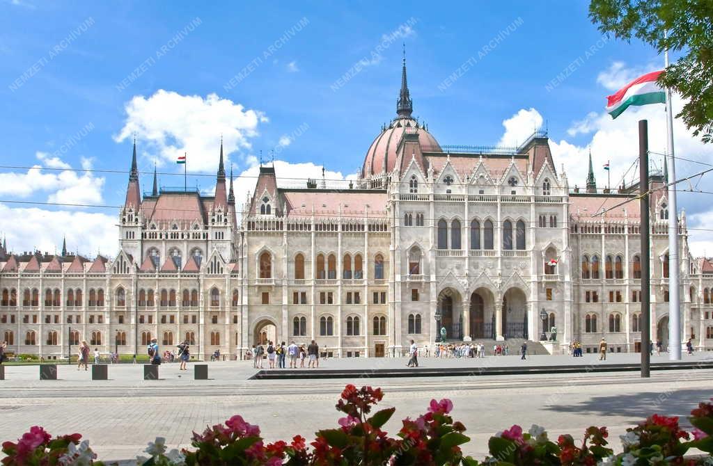 Épület - Budapest - A Parlament felújított épülete
