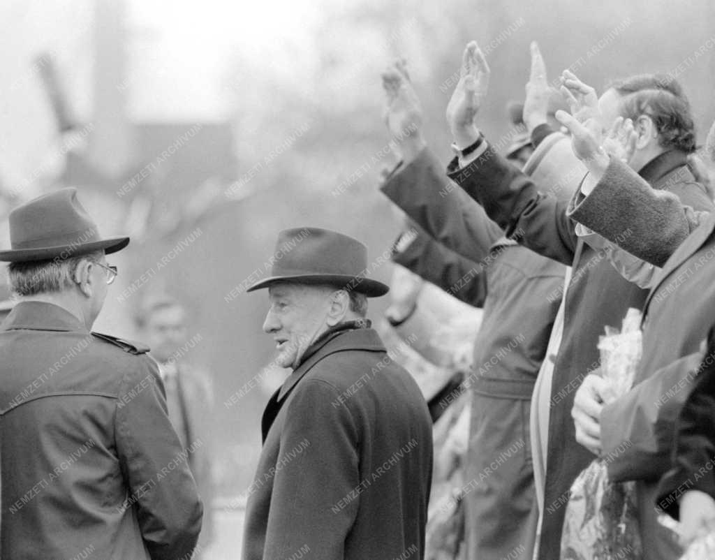 Belpolitika - Kádár János a május 1-jei felvonuláson