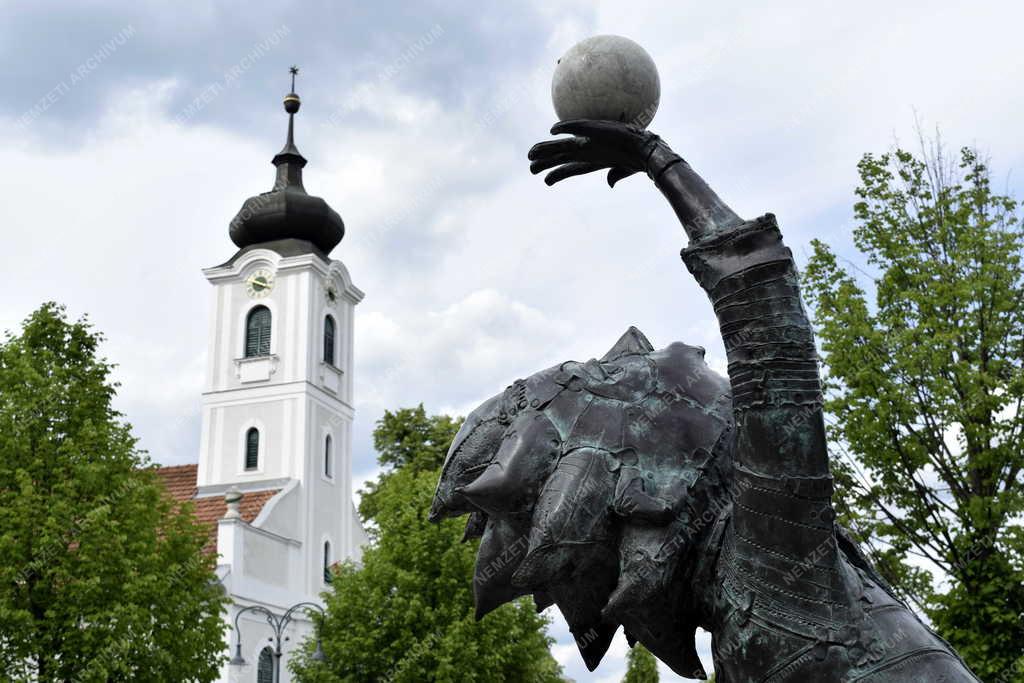 Városkép - Gödöllő - A kis Balázs szobor