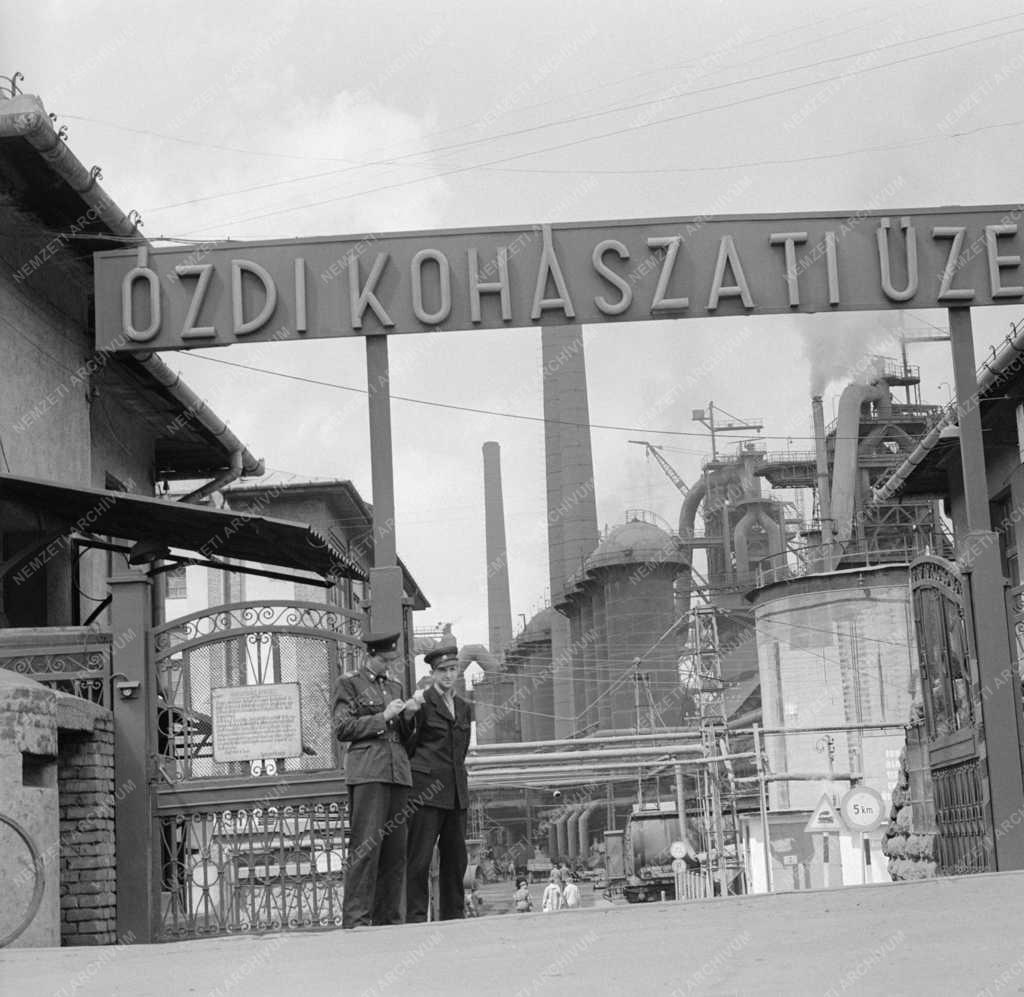 Ipar - Ózdi Kohászati Üzemek