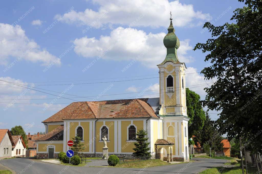 Nézsa - Szent Jakab-templom