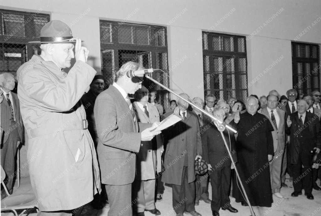 Egyház - Szervezet - Cserkészavatás Pécsett