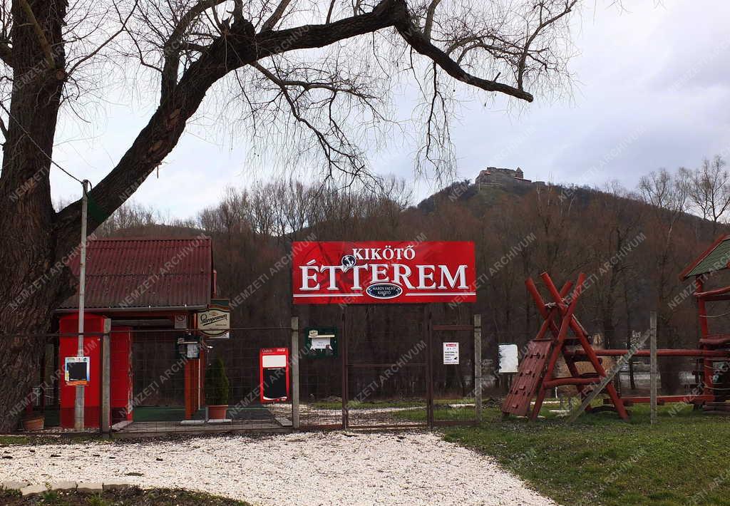 Vendéglátás - Nagymaros - A Kikötő Étterem