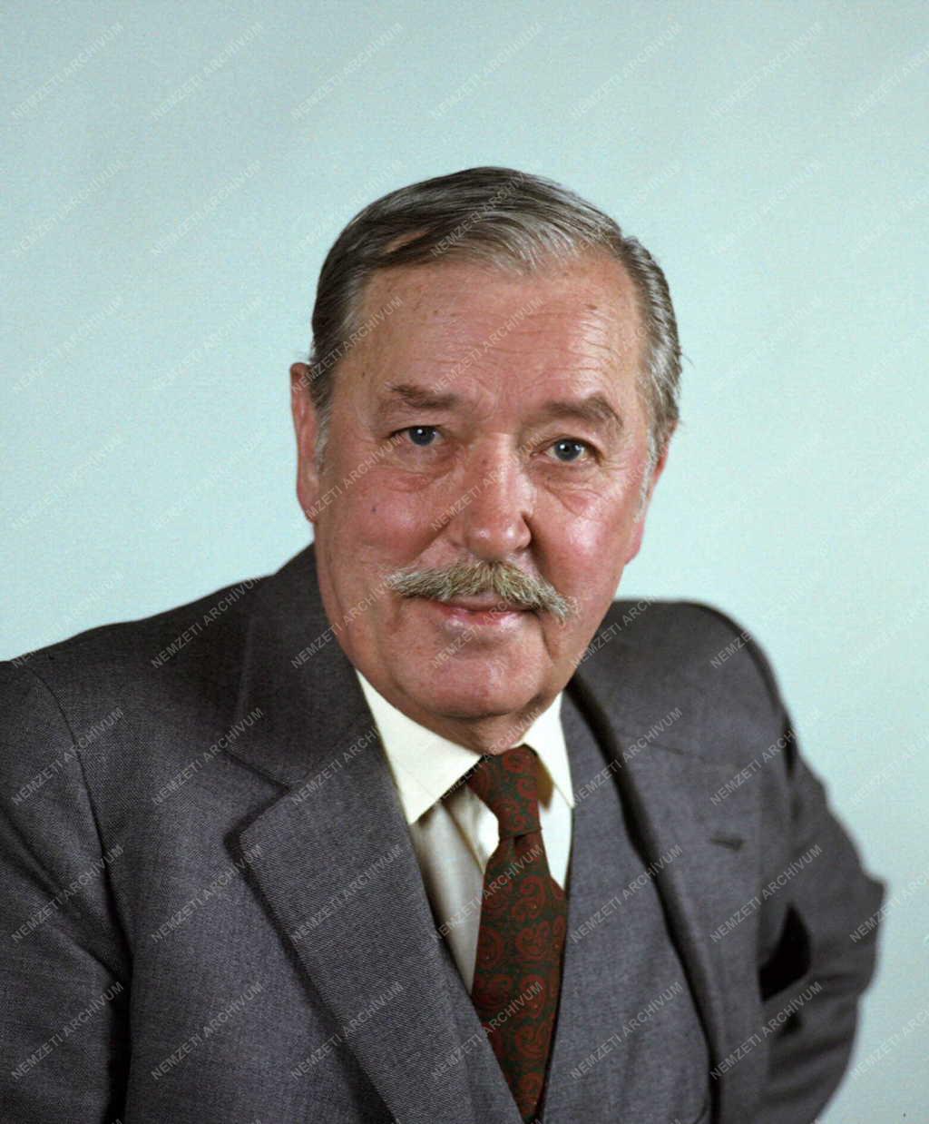 Kultúra - Színház - Benkő Gyula színész