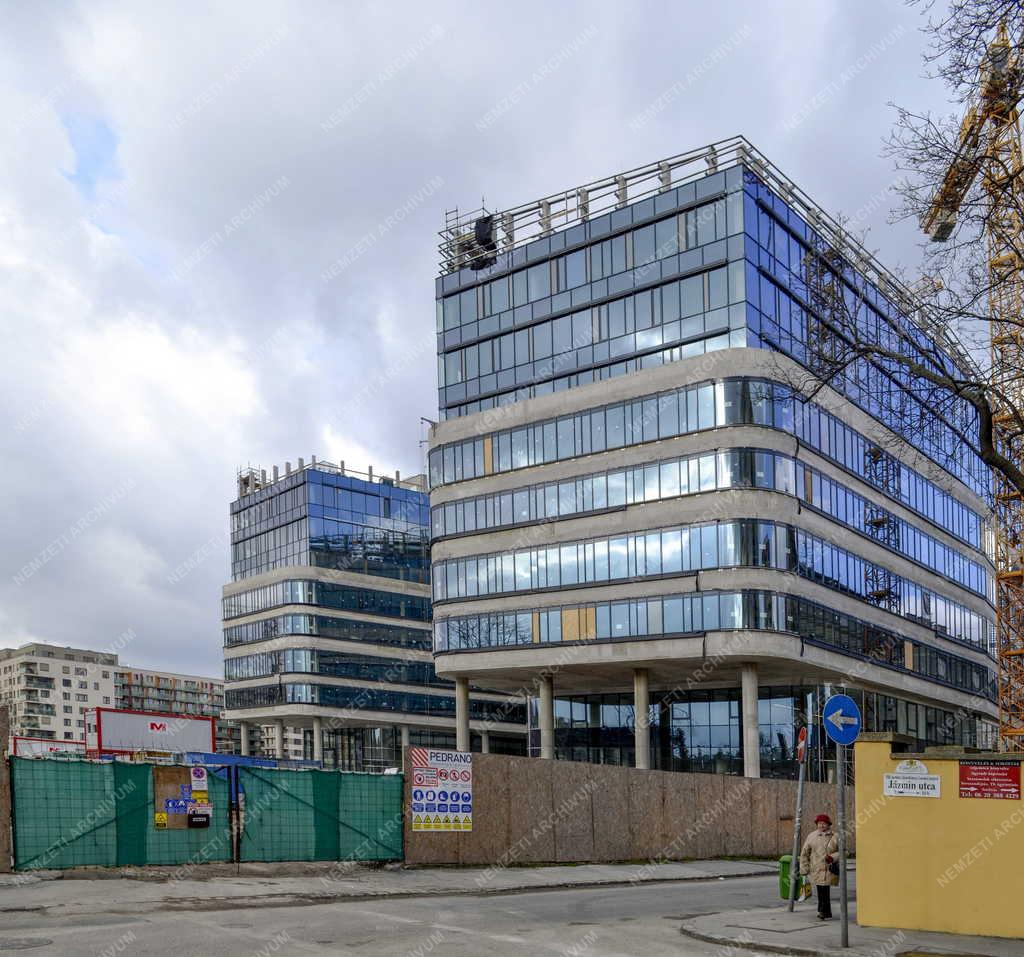 Építkezés - Budapest - Épül a Corvin 4 irodaépület