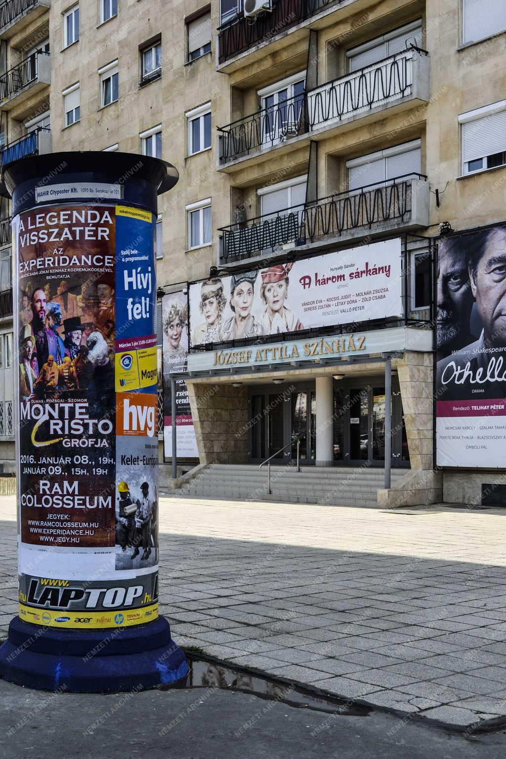 Kultúra - Budapest - A  József Attila Színház főbejárata