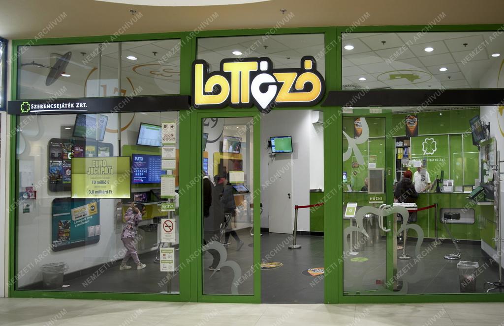 Kereskedelem - Szolgáltatás - Budapest - Lurdy Ház