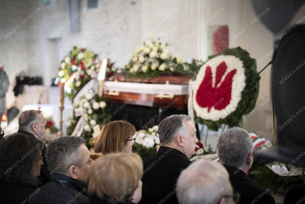 Eltemették Duray Miklóst Losoncon